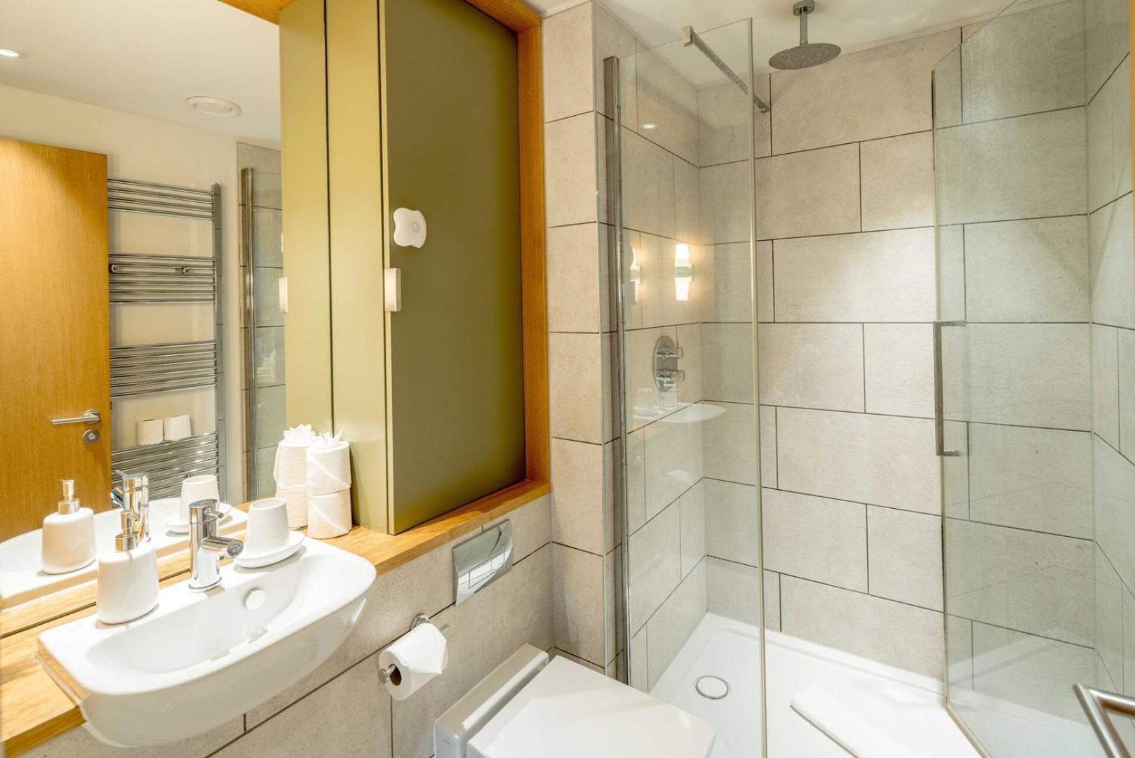 Apartment Modern 2 Bed Flat Near O2 & Canary Wharf