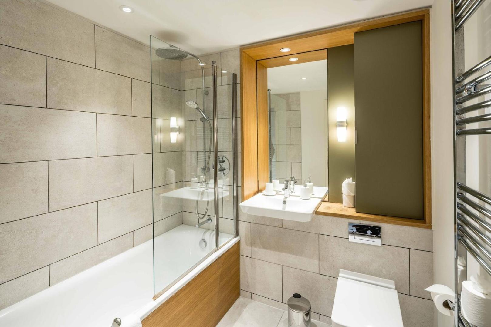 Modern 2 Bed Flat Near O2 & Canary Wharf * Londra